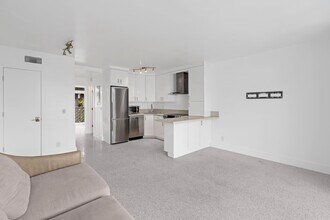 55 NE Spanish Trail-Unit -2010 in Boca Raton, FL - Building Photo - Building Photo