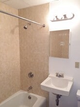 1079 Beacon St in Brookline, MA - Building Photo - Building Photo