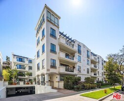 1530 Camden Ave in Los Angeles, CA - Building Photo