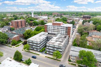 7251 Randolph St in Forest Park, IL - Foto de edificio - Building Photo