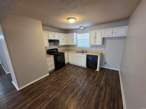 1000 Lehman Dr in Jacksonville, AR - Building Photo - Building Photo