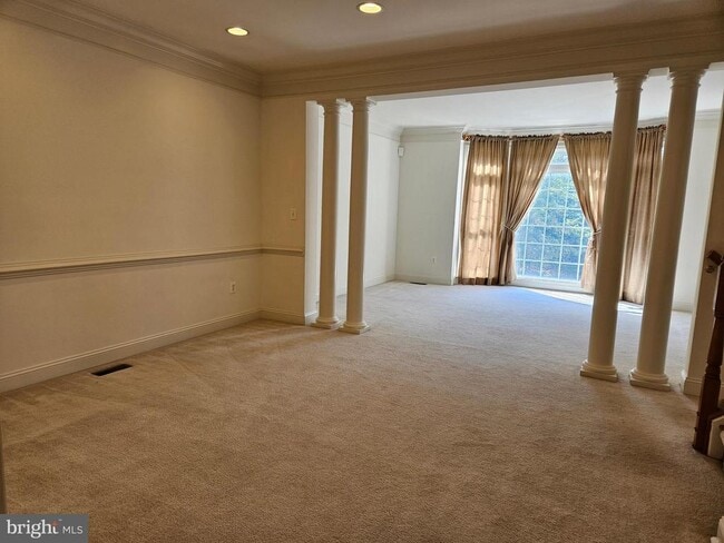 25860 Commons Square in Chantilly, VA - Building Photo - Building Photo