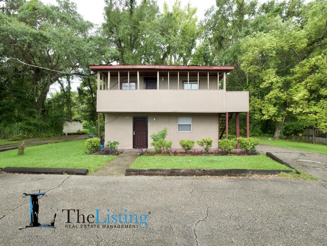 property at 2735 Bungalow Blvd