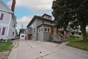 664 Auburn Ave in Buffalo, NY - Building Photo