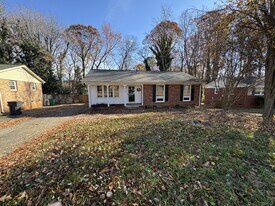 1115 Grovewood Dr in Charlotte, NC - Building Photo