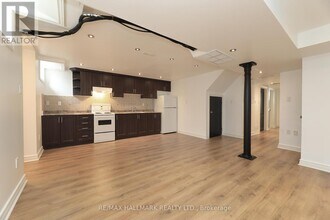 64 Madeira Ave in Vaughan, ON - Building Photo - Building Photo