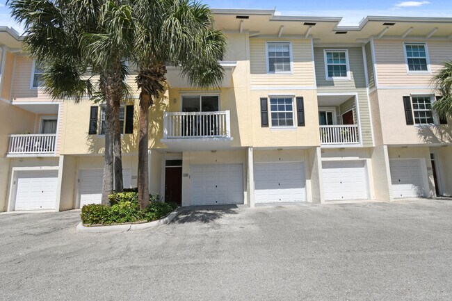 175 Galicia Way in Jupiter, FL - Foto de edificio - Building Photo