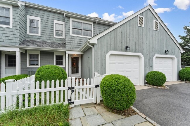 property at 7 Brittany Ln