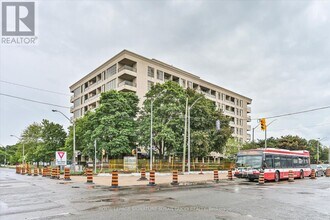 1 Leaside Park Dr in Toronto, ON - Building Photo - Building Photo