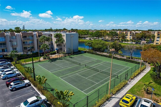 7775 SW 86th St in Miami, FL - Building Photo - Building Photo