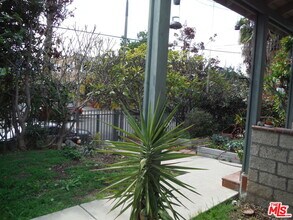 1805 W 12th Pl in Los Angeles, CA - Building Photo - Building Photo