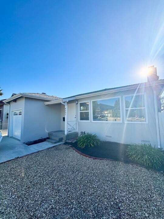 4331 Beethoven St in Los Angeles, CA - Building Photo