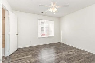 1241 University Ct, Unit 204 in Raleigh, NC - Building Photo