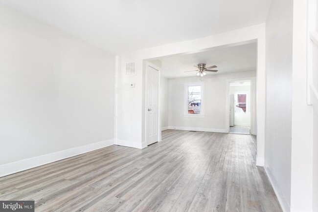 6547 Parnell Ave in Baltimore, MD - Foto de edificio - Building Photo