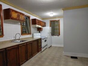 38 Houghton St, Unit #1 in Lynn, MA - Foto de edificio - Building Photo