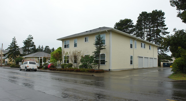 Morning Sun Senior Apartments in Florence, OR - Building Photo - Building Photo