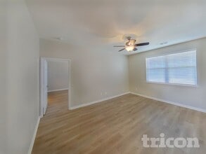 825 Hawthorne Rd in Anna, TX - Foto de edificio - Building Photo