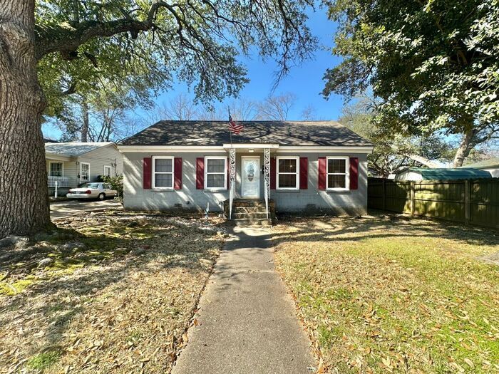 1309 S Robertson Ave in Tyler, TX - Building Photo