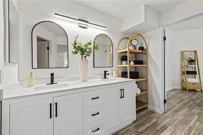 24143 Del Monte Dr. in Santa Clarita, CA - Building Photo - Building Photo