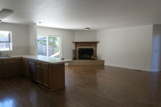 69 Maranatha Dr in Watsonville, CA - Building Photo - Building Photo