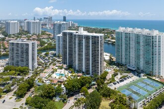 Hamptons West Condominium in Aventura, FL - Building Photo - Building Photo