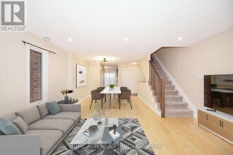 462 LeBoutillier Ave in Ottawa, ON - Building Photo - Building Photo