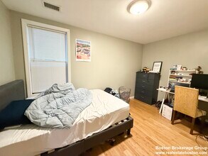 110 Chester St, Unit 1 in Boston, MA - Building Photo - Building Photo