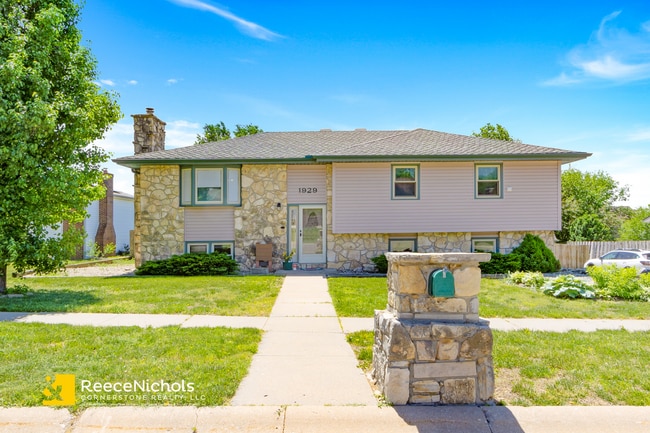 property at 1929 Sunflower Dr