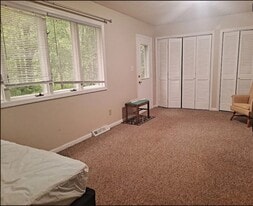 1104 Murray Hill Rd in Vestal, NY - Building Photo