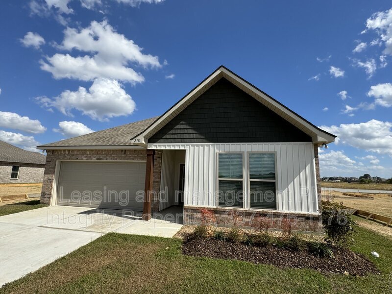 218 Wakely Ct in Lafayette, LA - Building Photo