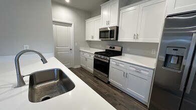 210 Timber Fls Dr in Greenville, SC - Building Photo - Building Photo