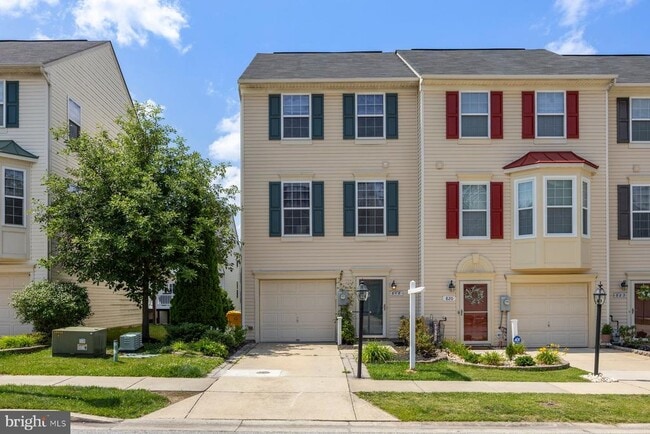 property at 818 Croggan Cres