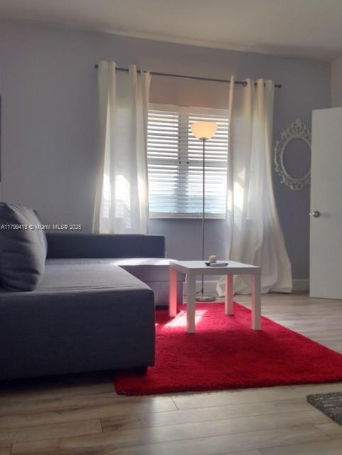 1325 Meridian Ave in Miami Beach, FL - Building Photo - Building Photo
