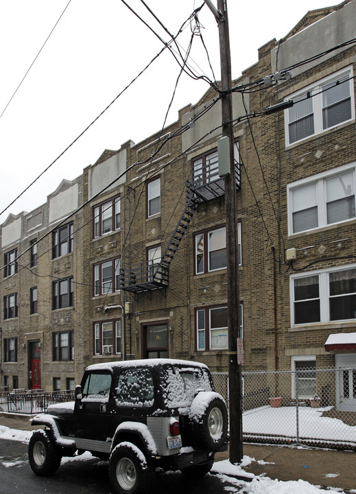 11-A Oak St in Weehawken, NJ - Building Photo