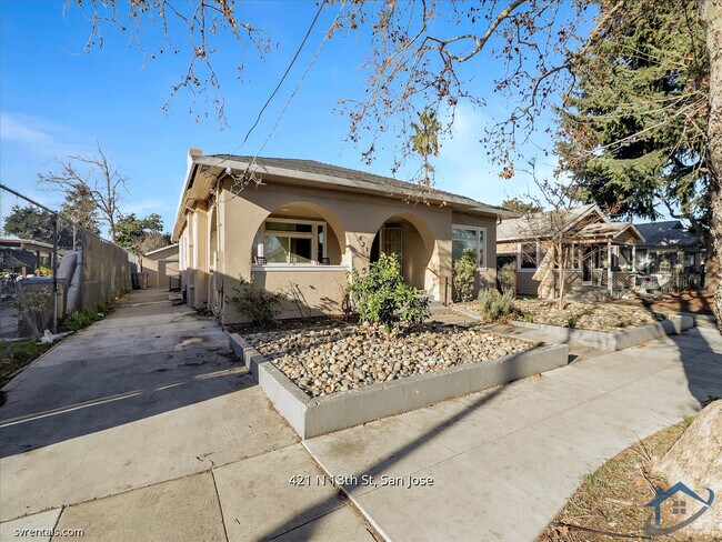 421 N 13th St, Unit House