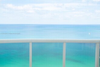 15811 Collins Ave, Unit 3004 in North Miami Beach, FL - Building Photo - Building Photo