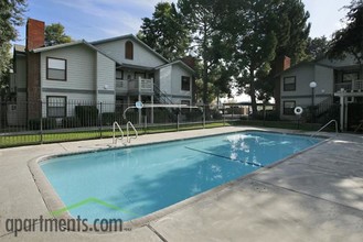 Victoria Square Apartments in Reedley, CA - Building Photo - Building Photo