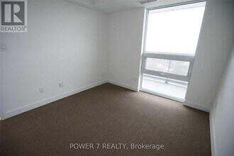 160 Flemington Rd in Toronto, ON - Building Photo - Building Photo