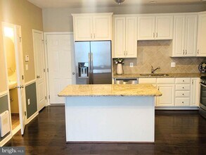 23548 Hopewell Manor Terrace in Ashburn, VA - Building Photo - Building Photo