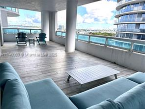 1800 N Bayshore Dr, Unit # 511 in Miami, FL - Foto de edificio - Building Photo