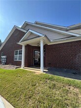 2555 Flat Shoals Rd in College Park, GA - Building Photo - Building Photo