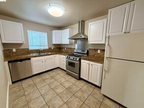 525 Clayton Ave in El Cerrito, CA - Building Photo - Building Photo