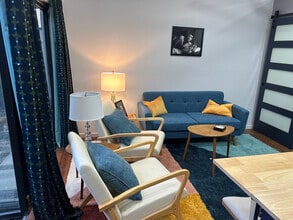 629 N Reese Pl in Burbank, CA - Foto de edificio - Building Photo