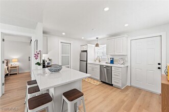 1100 Highlands Dr in Naples, FL - Building Photo - Building Photo