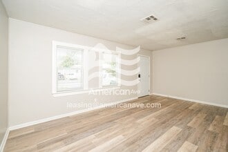 1533 N Delaware Pl in Tulsa, OK - Building Photo - Building Photo