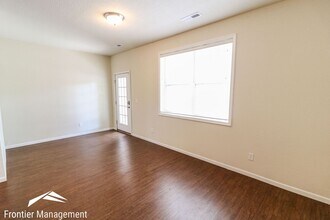 1024 Fremont St in Manhattan, KS - Building Photo - Building Photo