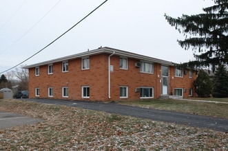 361 74th Ave NE in Fridley, MN - Foto de edificio - Building Photo