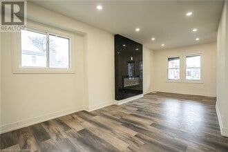 145 Gage Ave N in Hamilton, ON - Building Photo - Building Photo
