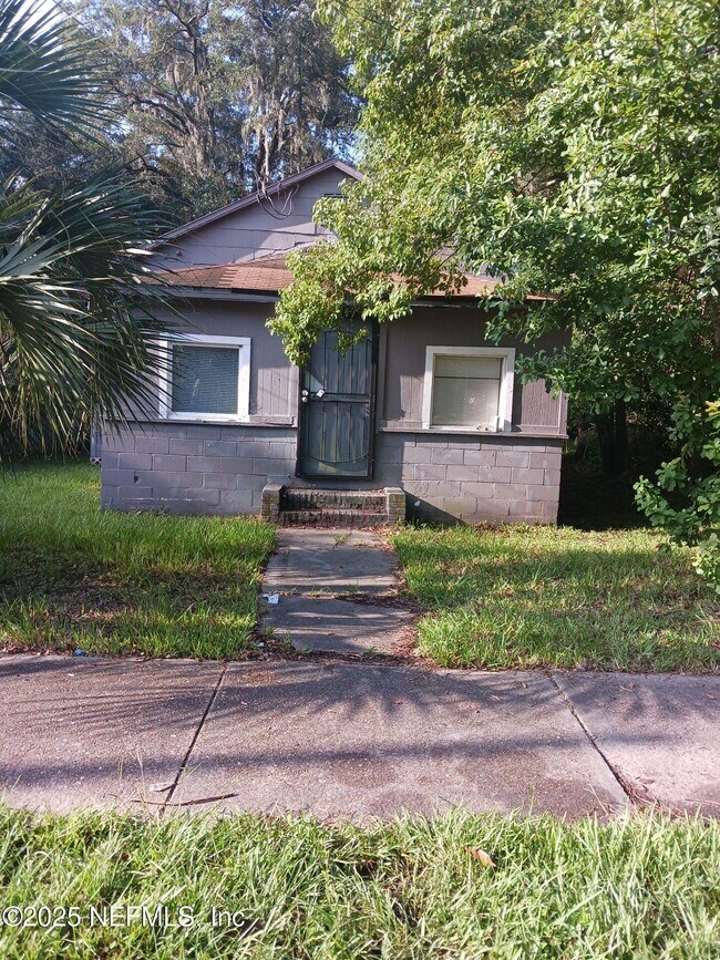 property at 2370 Commonwealth Ave
