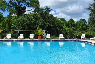 Park at Palm Bay Apartments in Palm Bay, FL - Foto de edificio - Building Photo